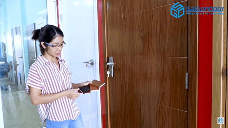 Cửa composite có khả năng chống nước, chống ẩm tốt.