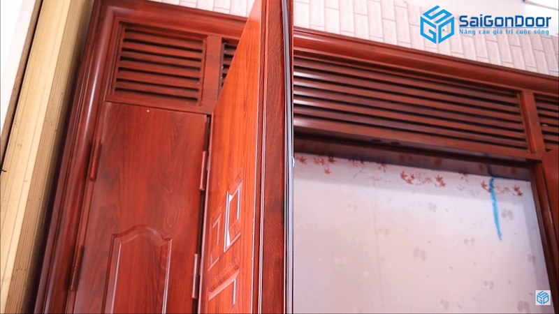 Cửa thép chống cháy 4 cánh vân gỗ