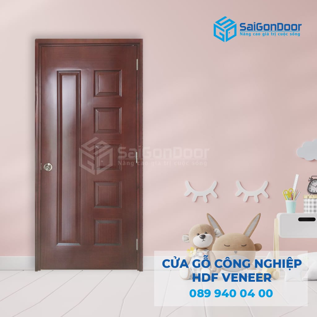 Cửa phòng ngủ chất liệu gỗ công nghiệp