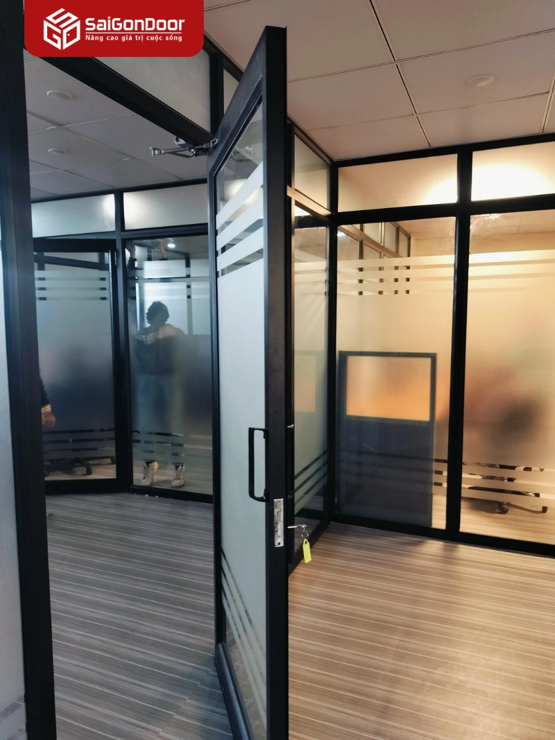 Tiêu chuẩn kỹ thuật cần lưu ý khi lựa chọn cửa nhôm văn phòng