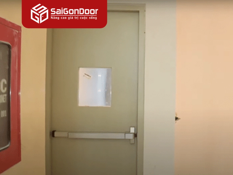 Cửa chống cháy làm lối thoát hiểm