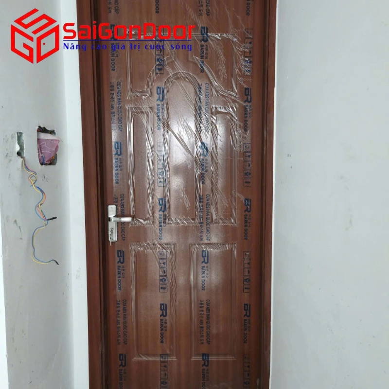 Bài toán thực tế: nhu cầu lắp 3 cửa chống ẩm cho nhà phố tại Đồng Tháp