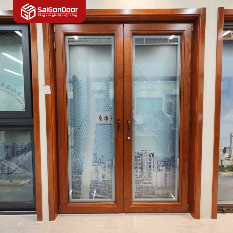 Cấu tạo kỹ thuật tiêu chuẩn của dòng cửa nhôm kính giả gỗ tại Sài Gòn Door