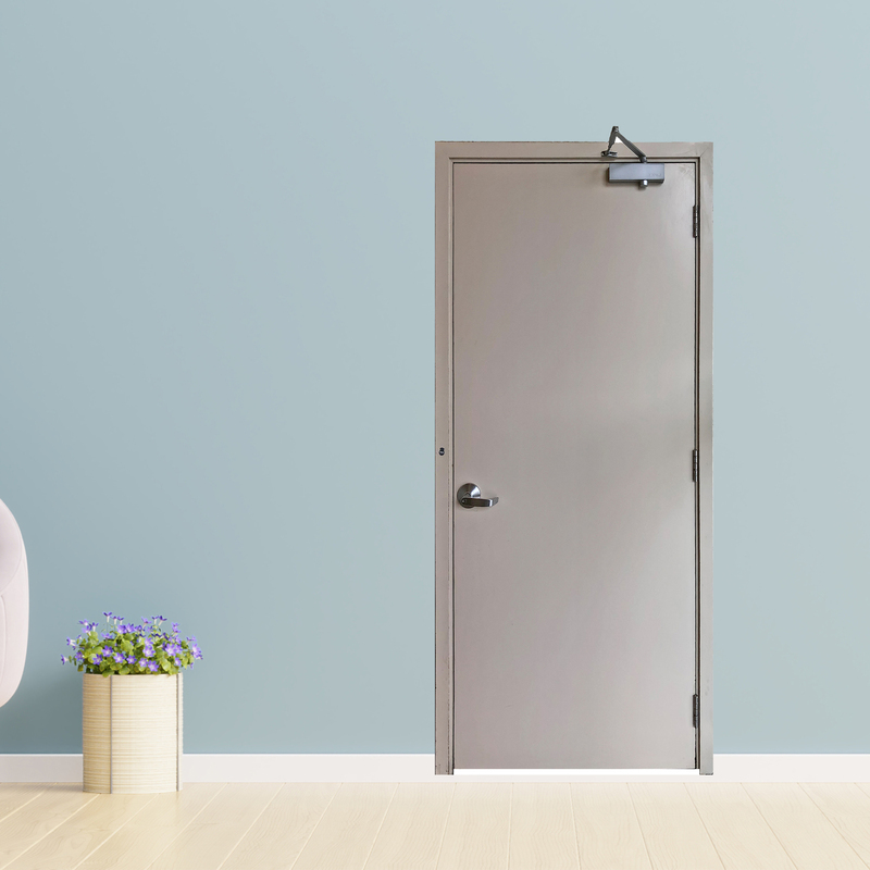 Cửa thép chống cháy TCC P1 xám trằng dùng cùi chỏ hơi thuỷ lực