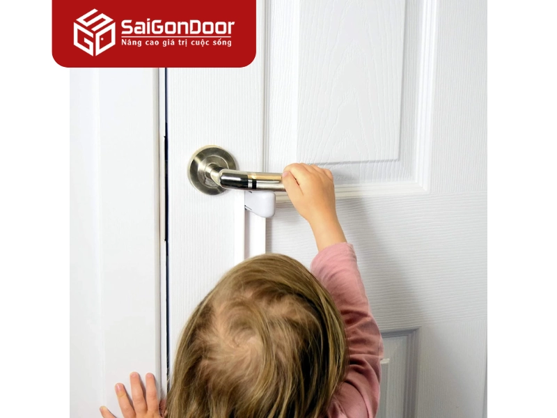Các lỗi thường gặp khi sử dụng cửa gỗ công nghiệp bị kẹt, khó đóng/mở