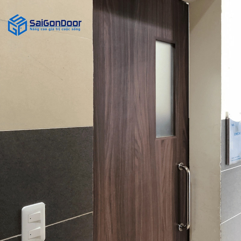 Những mẫu cửa nhựa composite phổ biến cho khách sạn