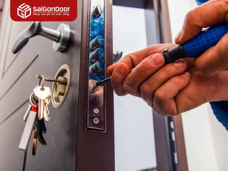 Dịch vụ lắp đặt chuyên nghiệp và chính sách bảo hành từ Saigondoor