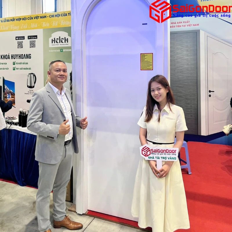 Đội ngũ nhân viên dày dặn kinh nghiệm tại SaiGonDoor