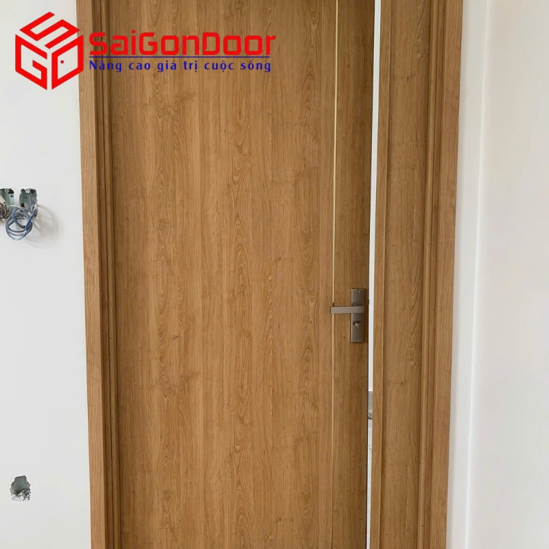 Thi công lắp đặt cửa chung cư tại phường Tân Bình Bình Phước