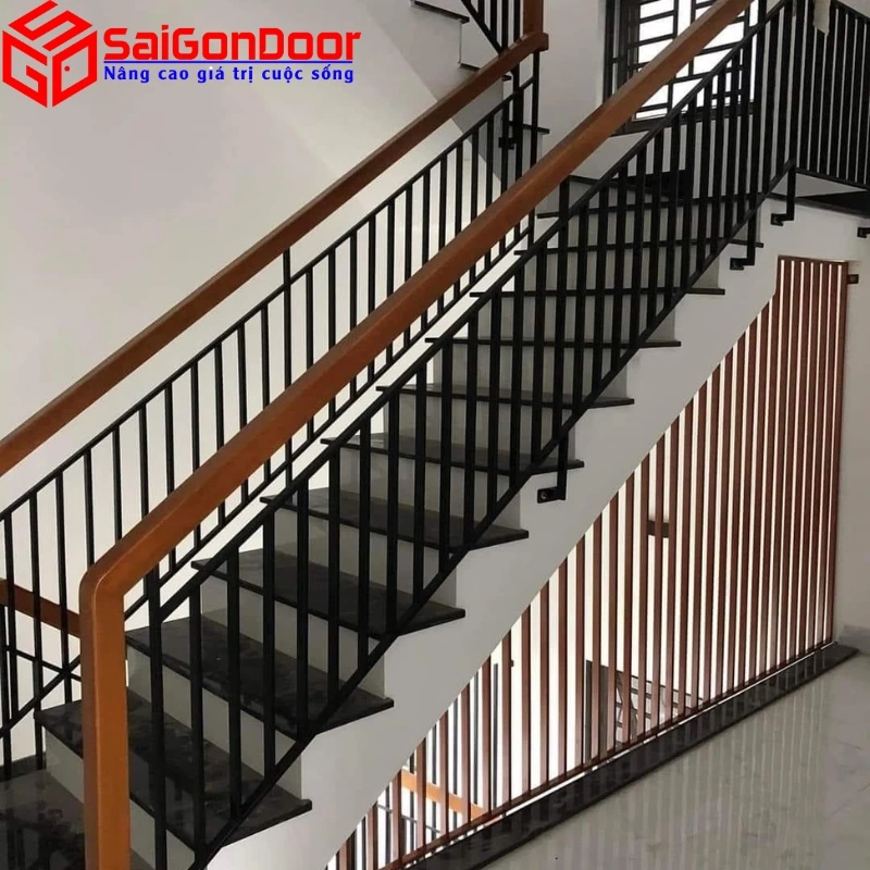 Lan can tại SaiGonDoor có nhiều loại khác nhau phù hợp thiết kế ngôi nhà của bạn