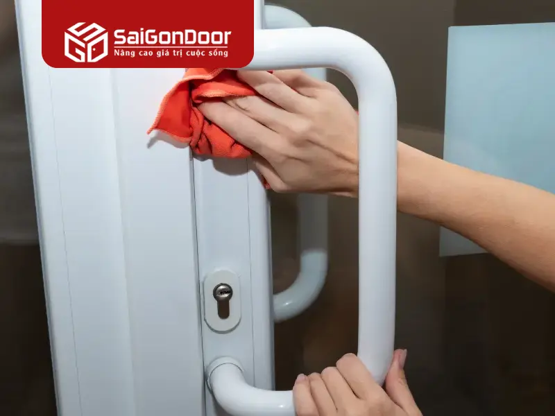 Bảo dưỡng các bộ phận khác của cửa
