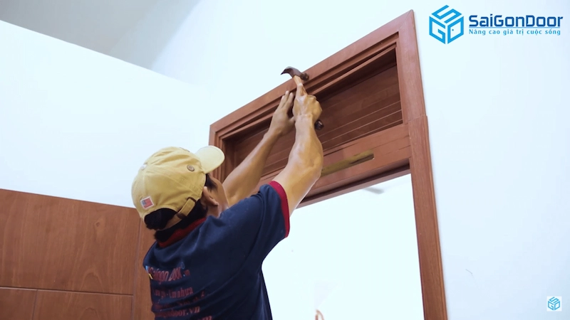 cửa nhôm vân gỗ 2 cánh