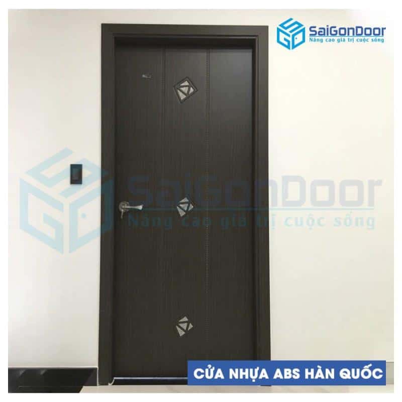 Cửa nhựa Hàn Quốc ABS lắp đặt chung cư cao cấp