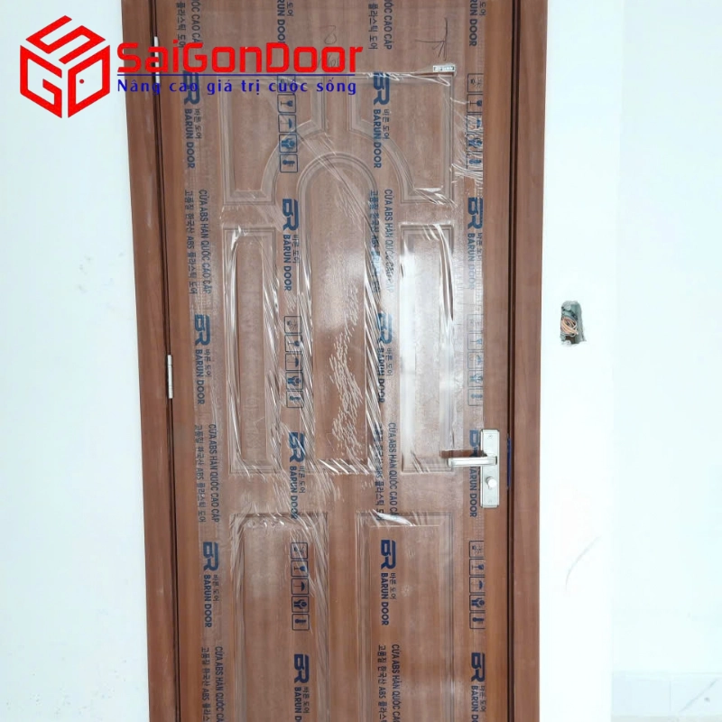 Quy trình lắp đặt chuẩn saigondoor: giải pháp cho tường lệch, kích thước không đều