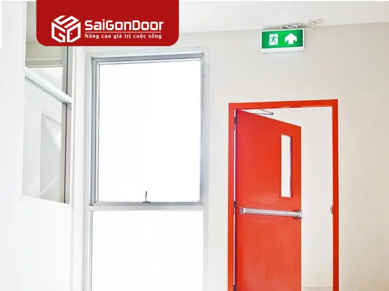 Cần phải kiểm tra cửa định kỳ để đảm bảo an toàn Cần phải kiểm tra cửa định kỳ để đảm bảo an toàn