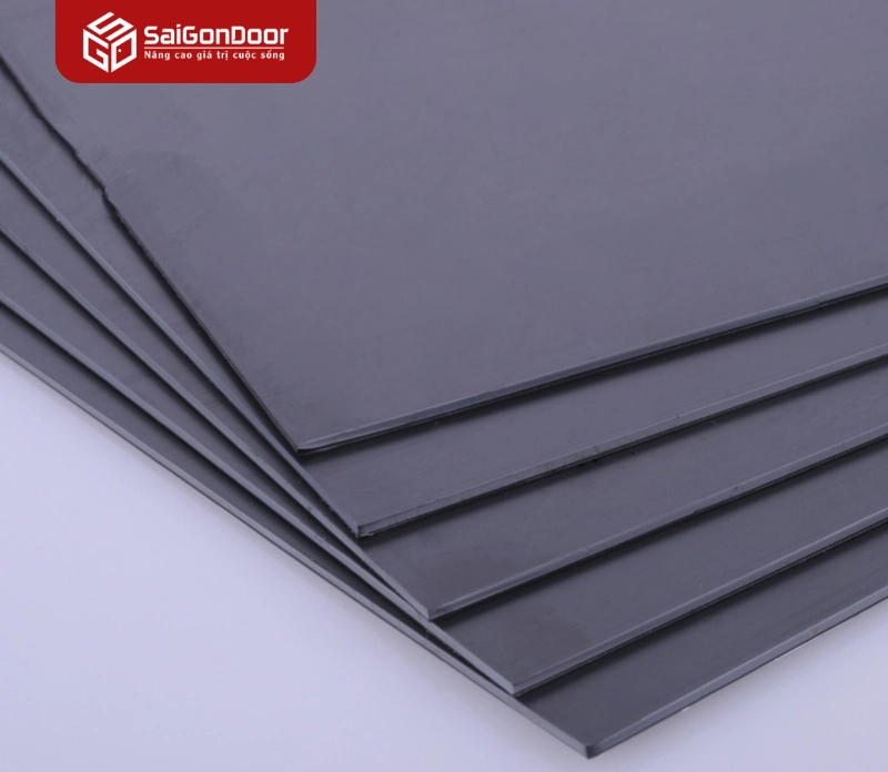 Nhựa PVC vốn là một loại polymer có đặc tính không thấm nước