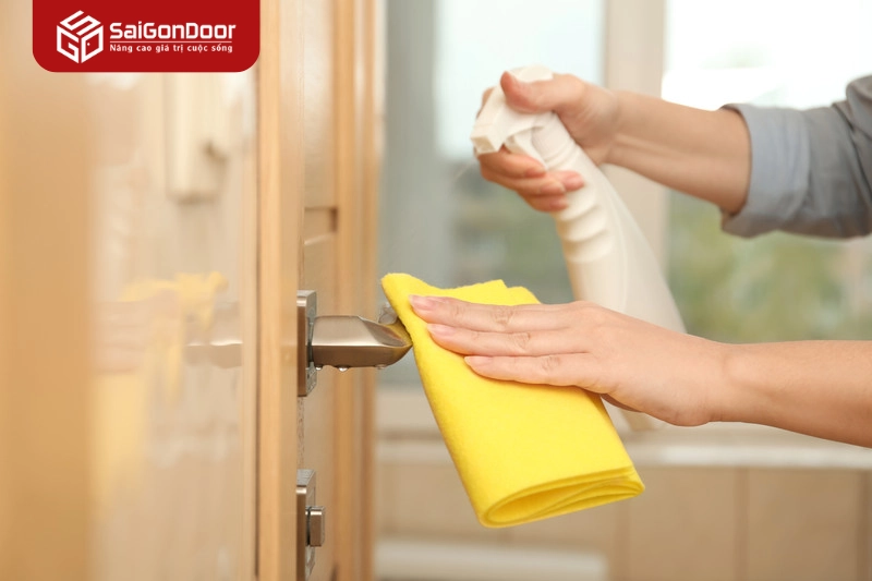 Vệ sinh định kỳ (xử lý vết bẩn bám dính)