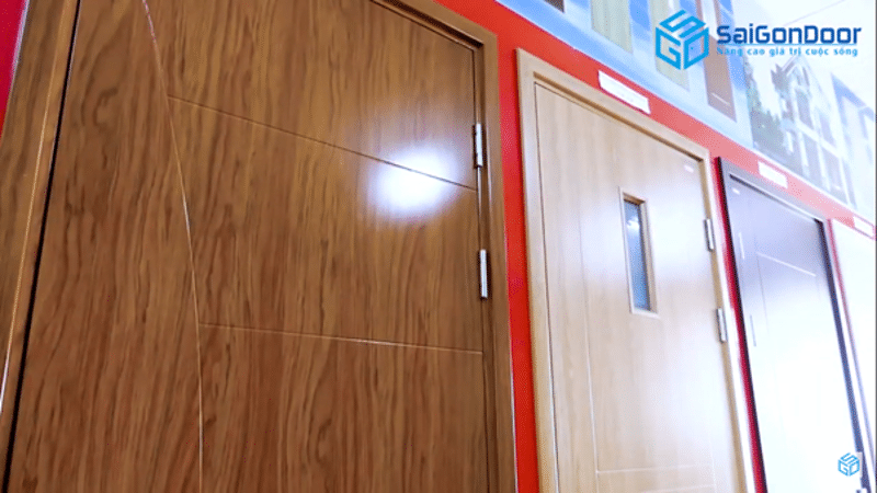 Hình ảnh thực tế cửa gỗ composite tại Saigondoor.